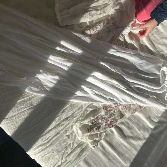 Free People Gauze White and light pink Embroidered Long Sleeve Dress custom slip - Picture 4 of 8